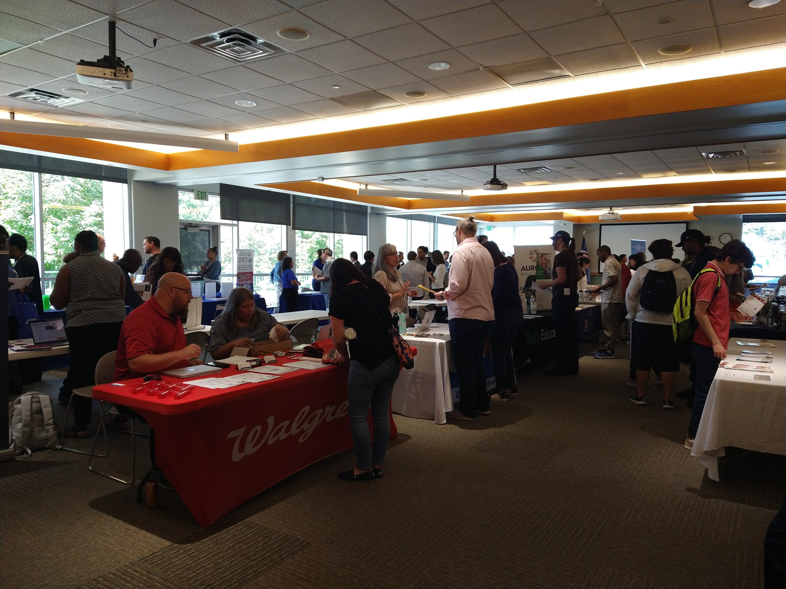 في 16 سبتمبر 2025، كجزء من شهر تنمية القوى العاملة، استضافت مراكز القوى العاملة في جميع أنحاء منطقة المترو معرضًا وظيفيًا شخصيًا متعدد المقاطعات مع أربعة مواقع: Arapahoe / Douglas Works!، مقاطعة Adams، Boulder / Broomfield، [...]